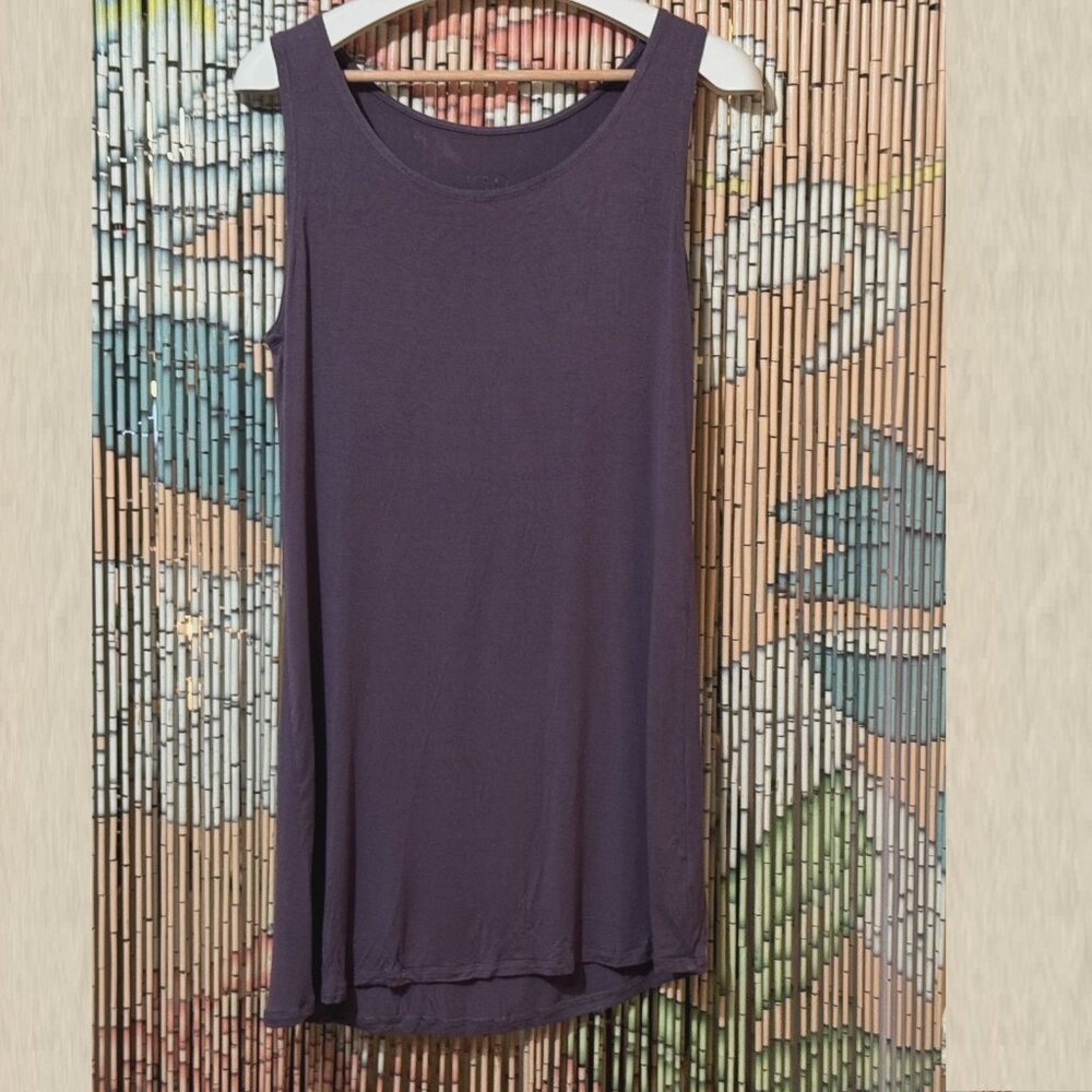 LOGO by Lori Goldstein Sleeveless Scoop Neck Tank Top in Deep Plum